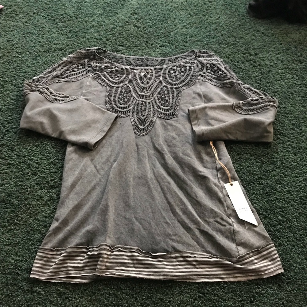 NWT buckle gimmicks long sleeve